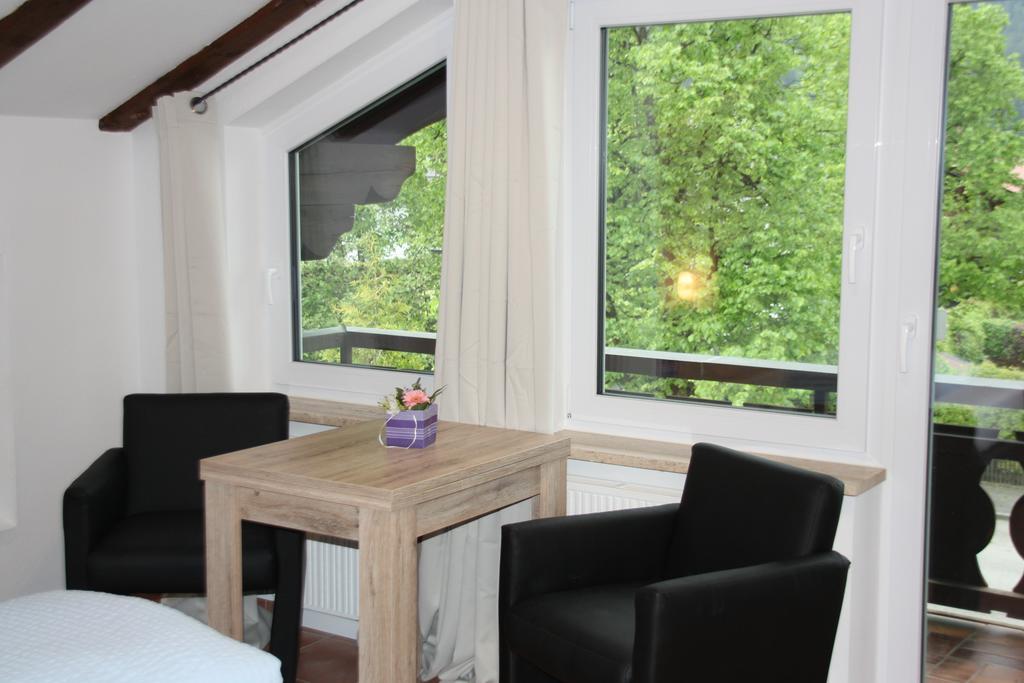 Ferienwohnungen Angelika Garmisch-Partenkirchen Zimmer foto